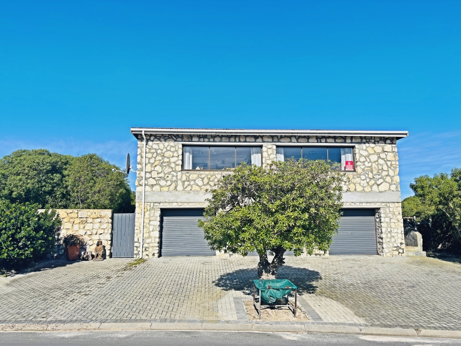 5 Bedroom Property for Sale in Struisbaai Western Cape